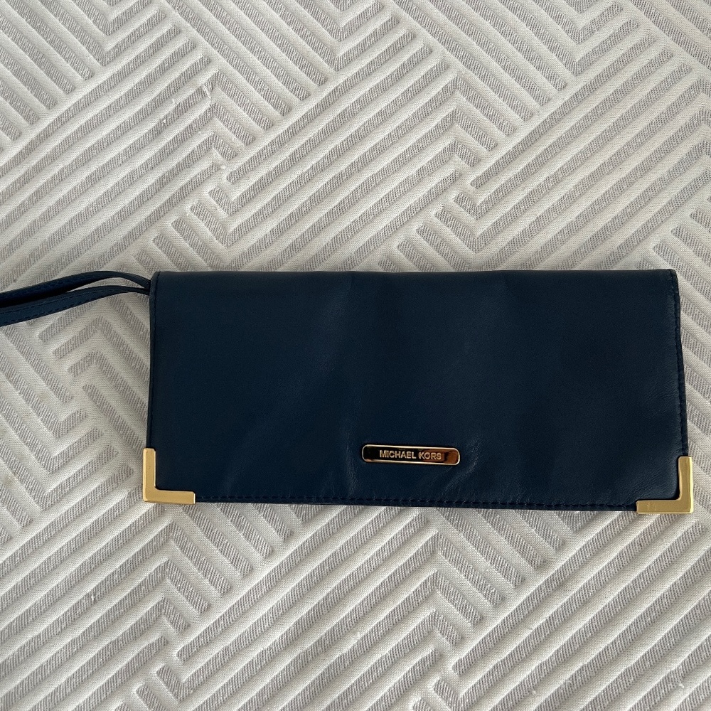 MICHAEL KORS leather wristlet blue EUC